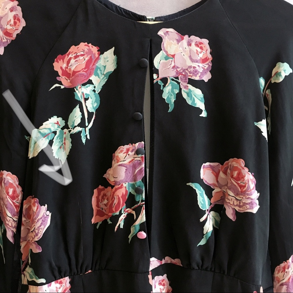 Stone Cold Fox Nori keyhole Romper 100% silk 3 L - Picture 7 of 8